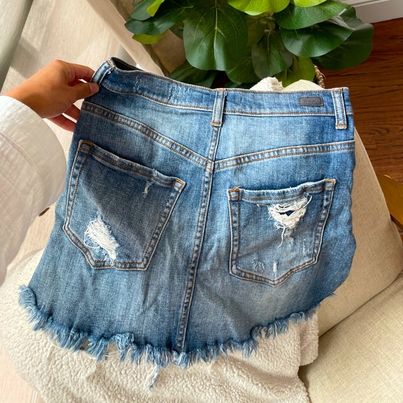 Distressed jean skirt size Small - Picture 3 of 4